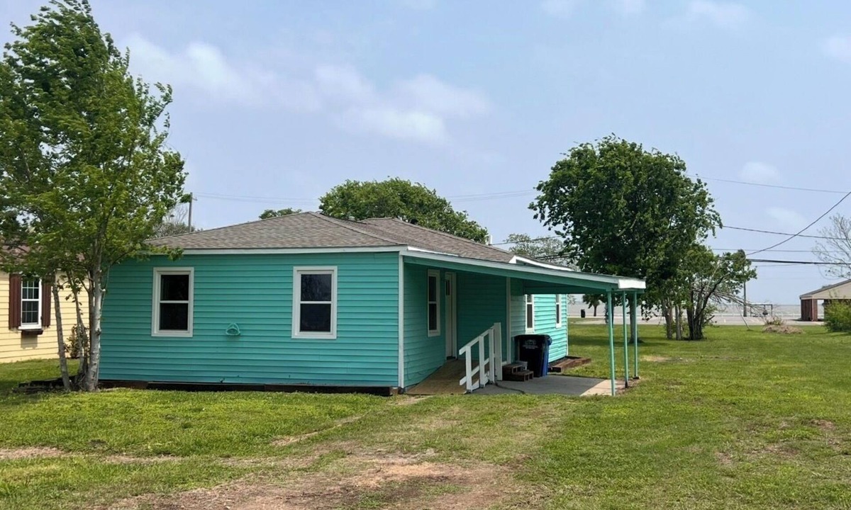 Elmaton House | Hooked On Bay Views Palacios
