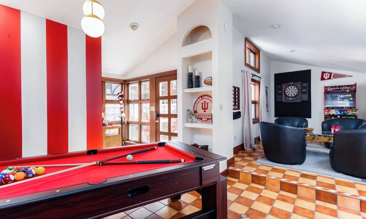 Bloomington House | Hoosier Memories! Luxury Stay, Steps from IU - Pool Table, Firepit & More