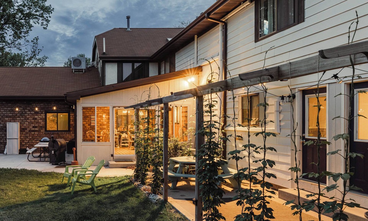 Fennville Bed & Breakfast | Hop & Vine Inn