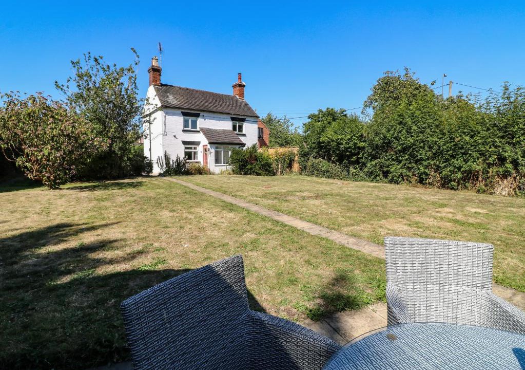 Doveridge House | Hops Cottage