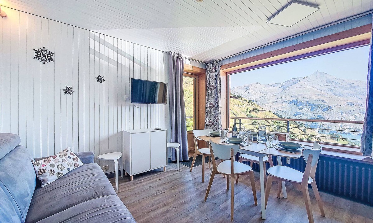 Les Almes Apartment | Horizon 2000 (Le Lac) by Interhome