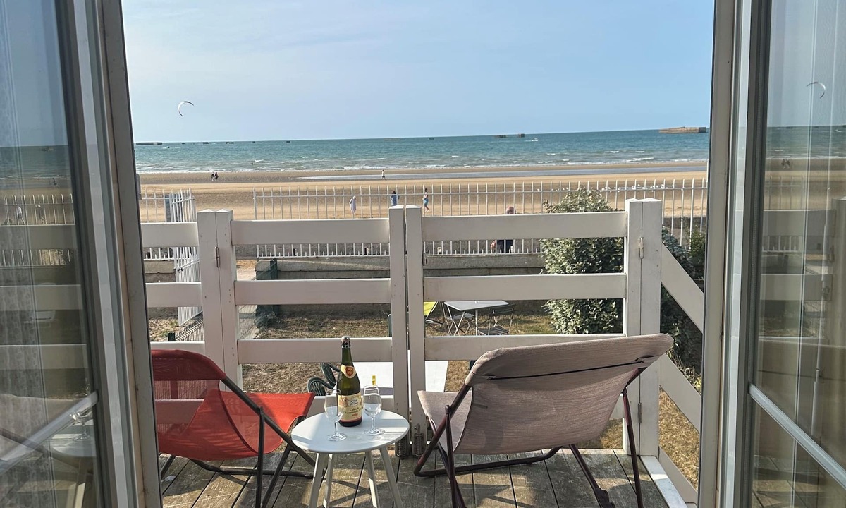 Asnelles House | Horizon Bleu II, seafront/garden/parking/wifi