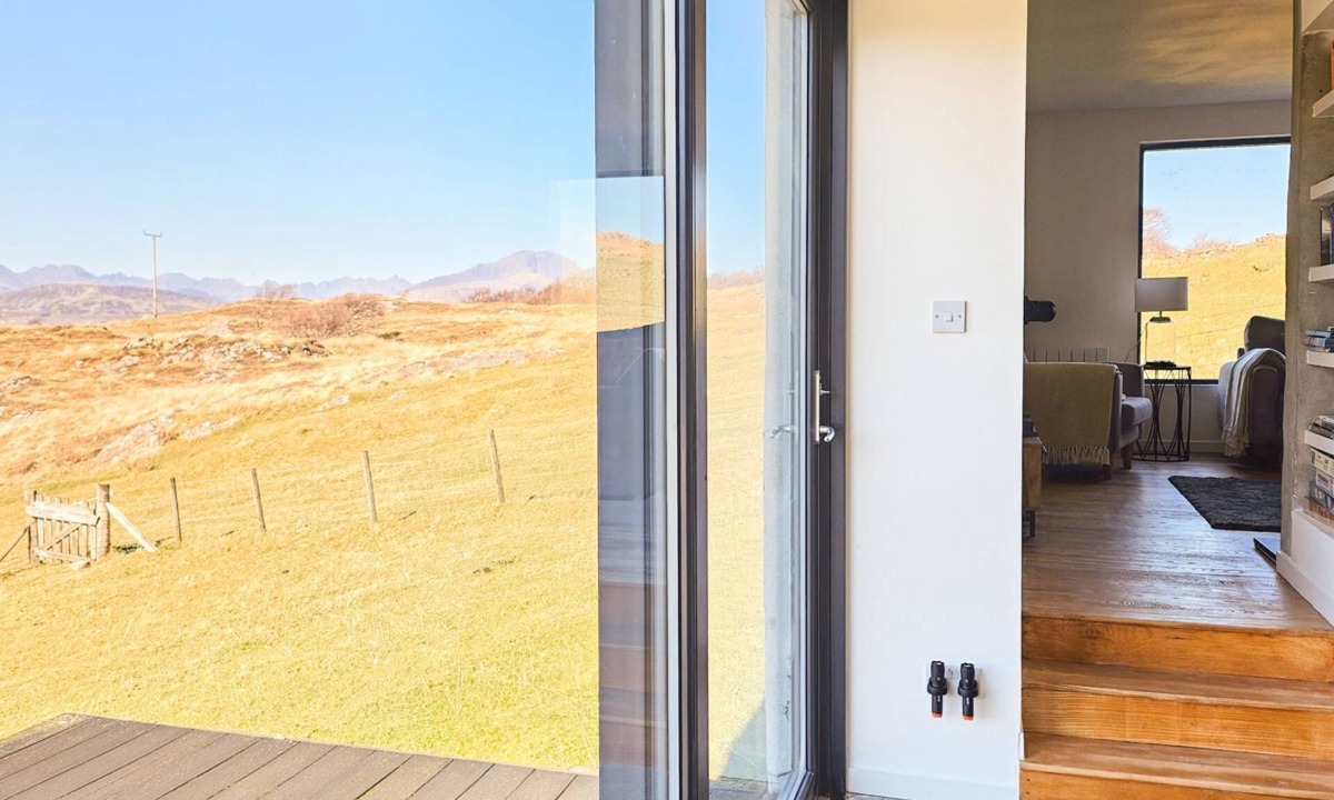 Breakish House | Horizon House by Interhome