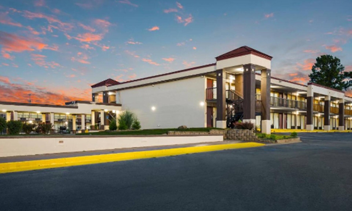 Anderson Hotel | Horizon Inn & Suites