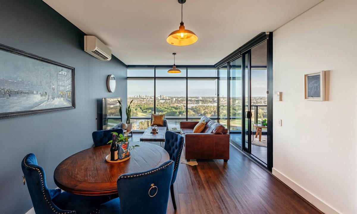 Sydney Olympic Park Condo | "Horizon" King-bed Lux Apt Stunning View w Parking