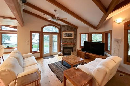 Lopez Island House | Horizon's End