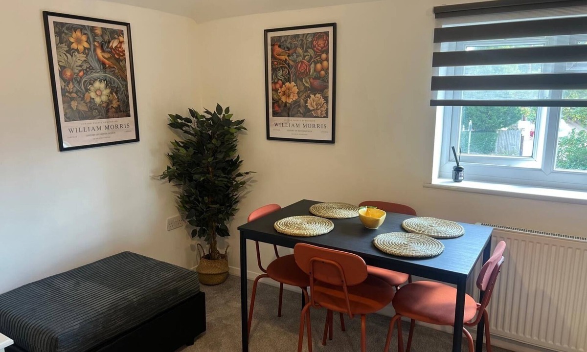 Horley Apartment | Horley Apartments Flat 3