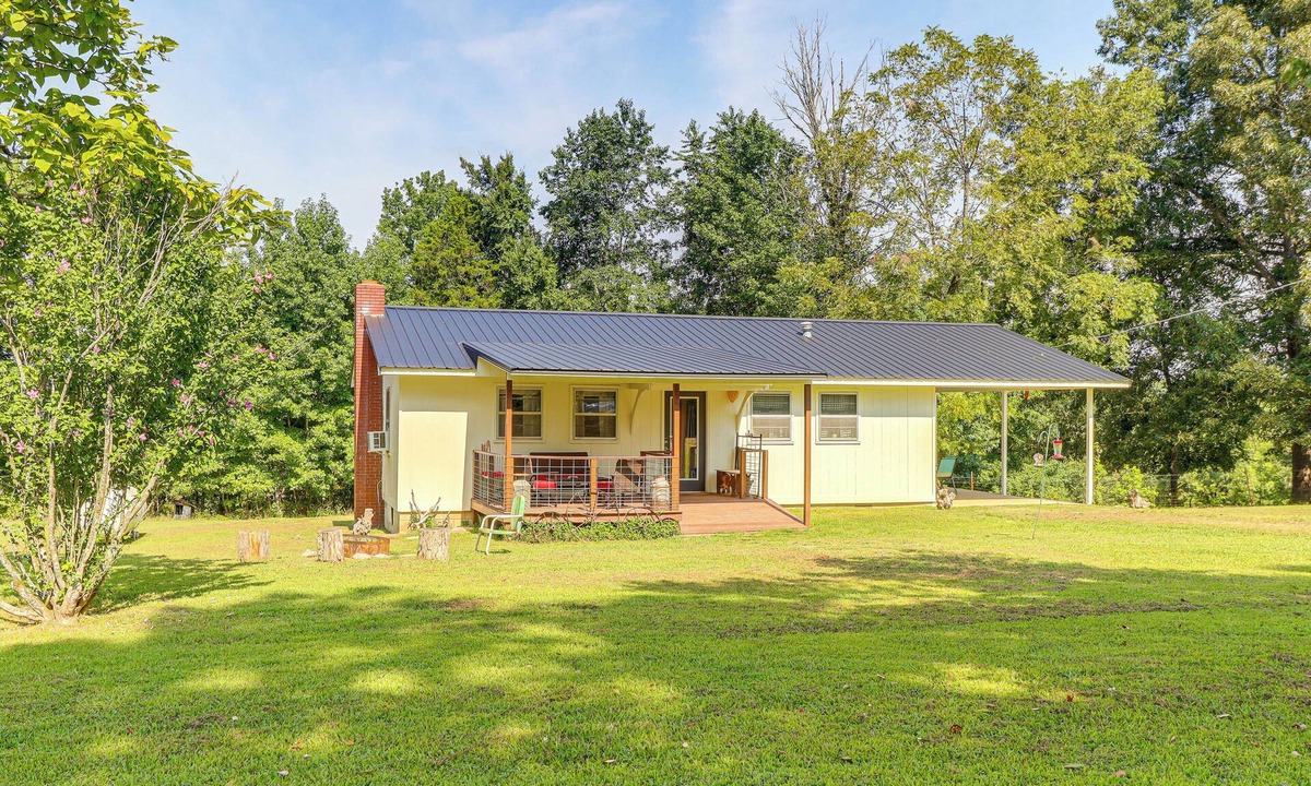 Marble Falls House | Horses Welcome: Marble Falls Home w/Grill!