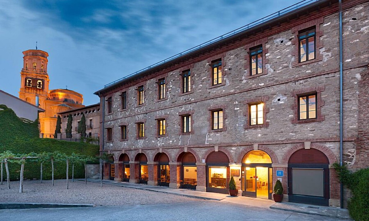 Villafranca Hostel | Hospedería de Alesves