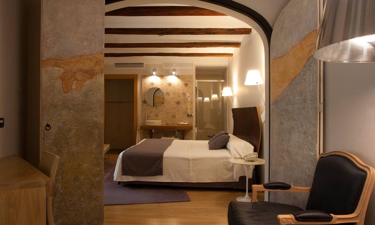 Estella Hotel | Hospederia Chapitel