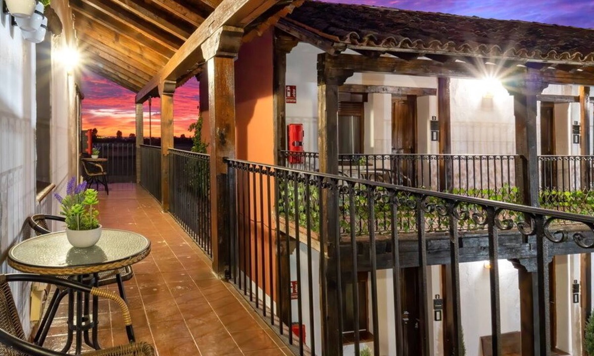 Aranda de Duero Hotel | Hospedium Hostería Rural Isabel La Católica
