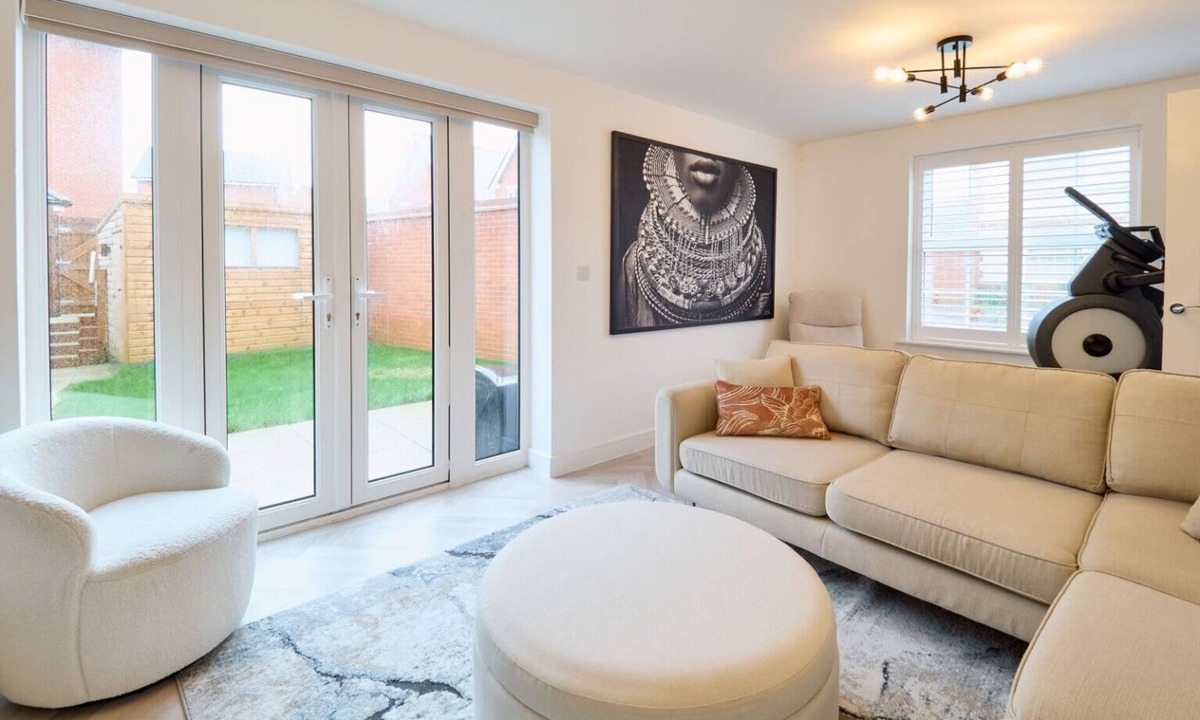 Canterbury House | Host and Stay | The Cosy Corner