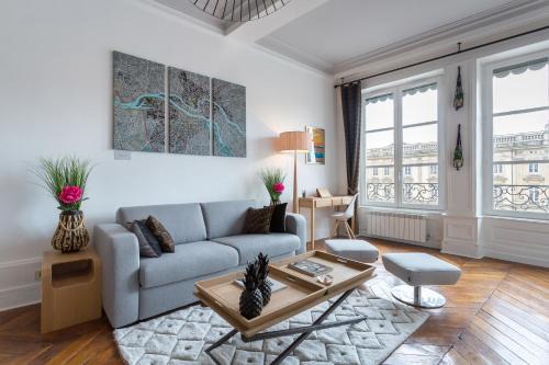 Griffon - Royale Apartment | Host Inn Peachy Sūite