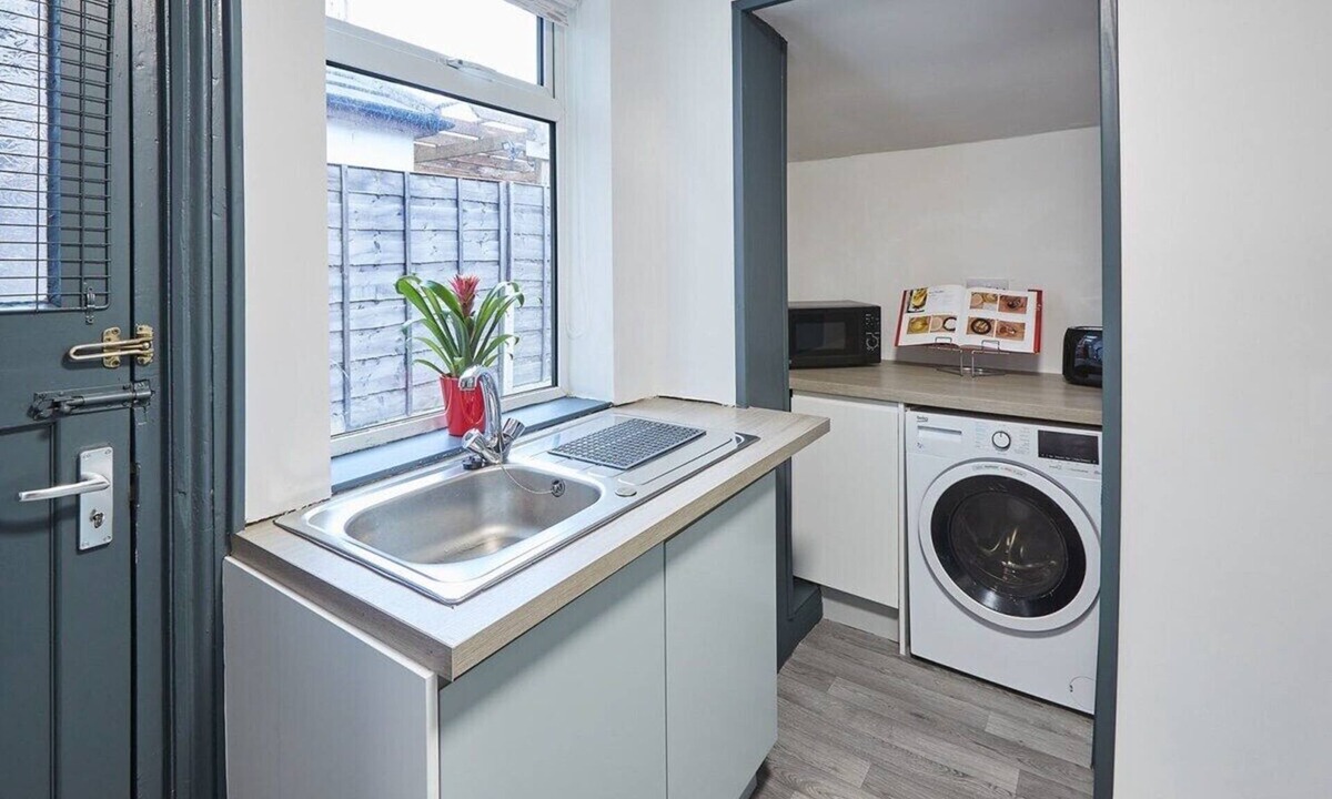 Eccles House | Host & Stay | Alma Su