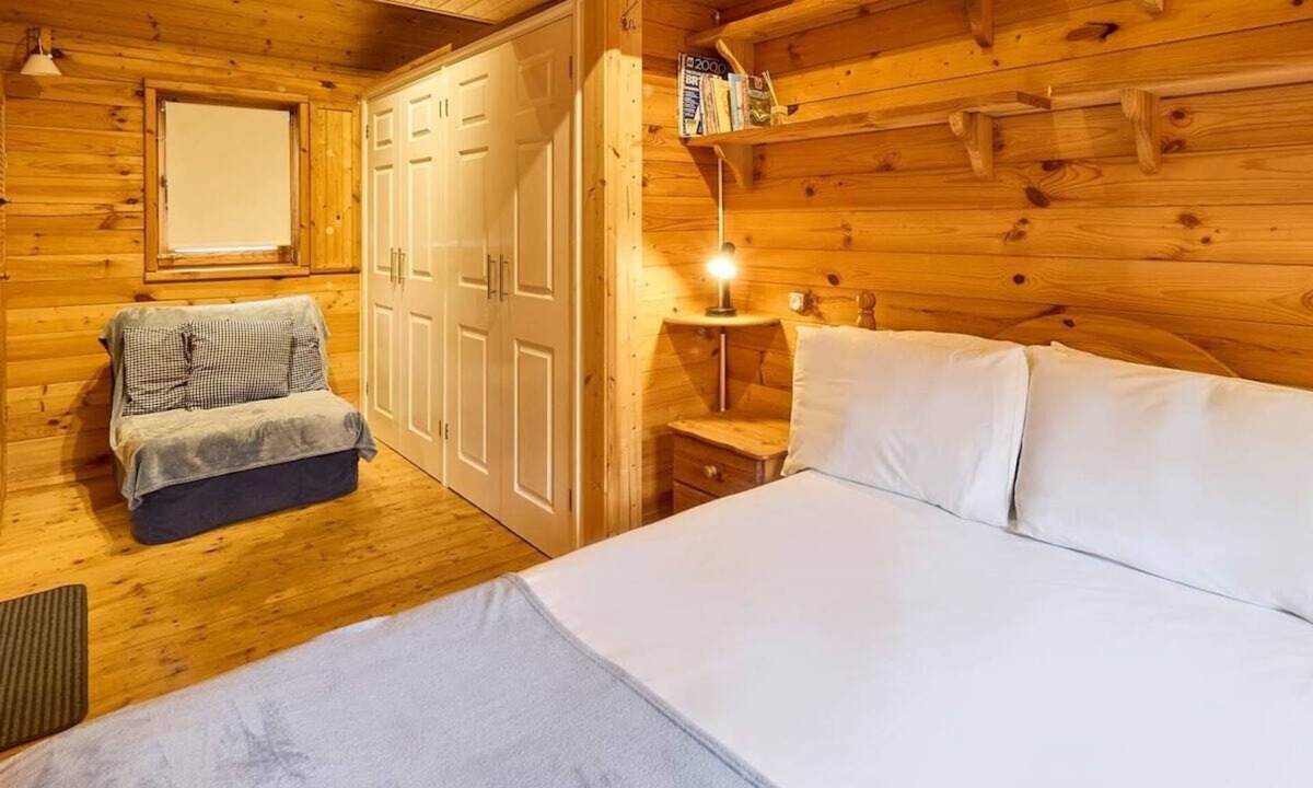 Broadstairs Cabin | Host & Stay | Astoria