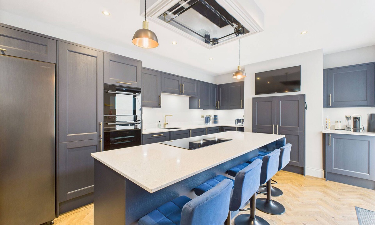 Redcar House | Host & Stay | Bellevue Luxe