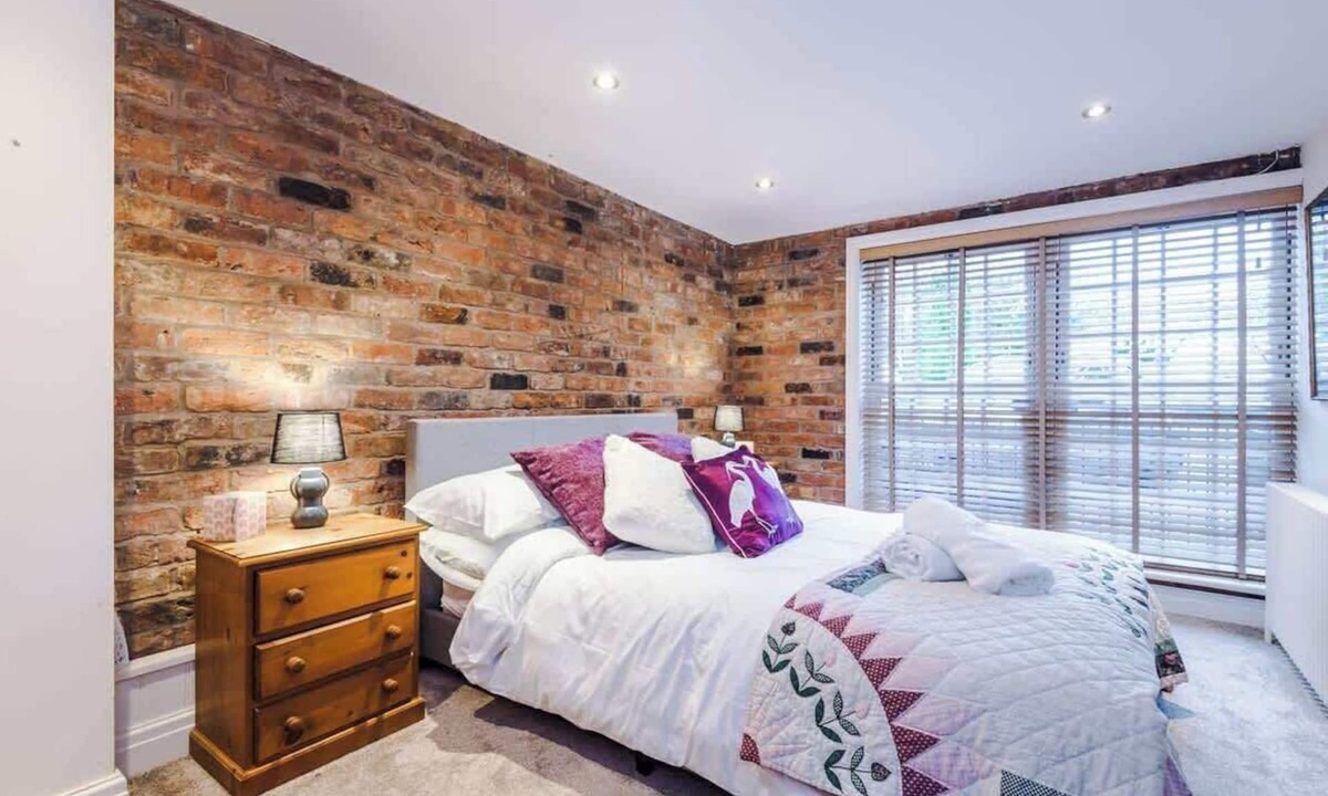 Sandbach House | Host & Stay | Belvedere House