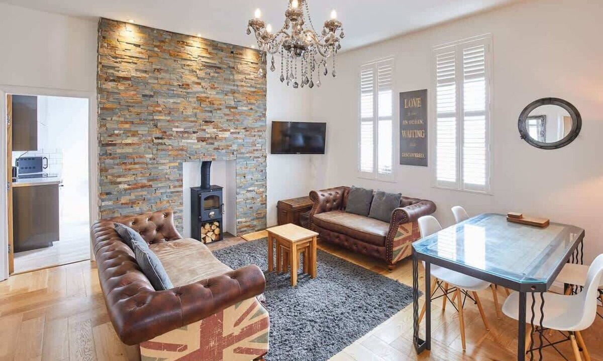 Whitby Apartment | Host & Stay | Boutique Balcony