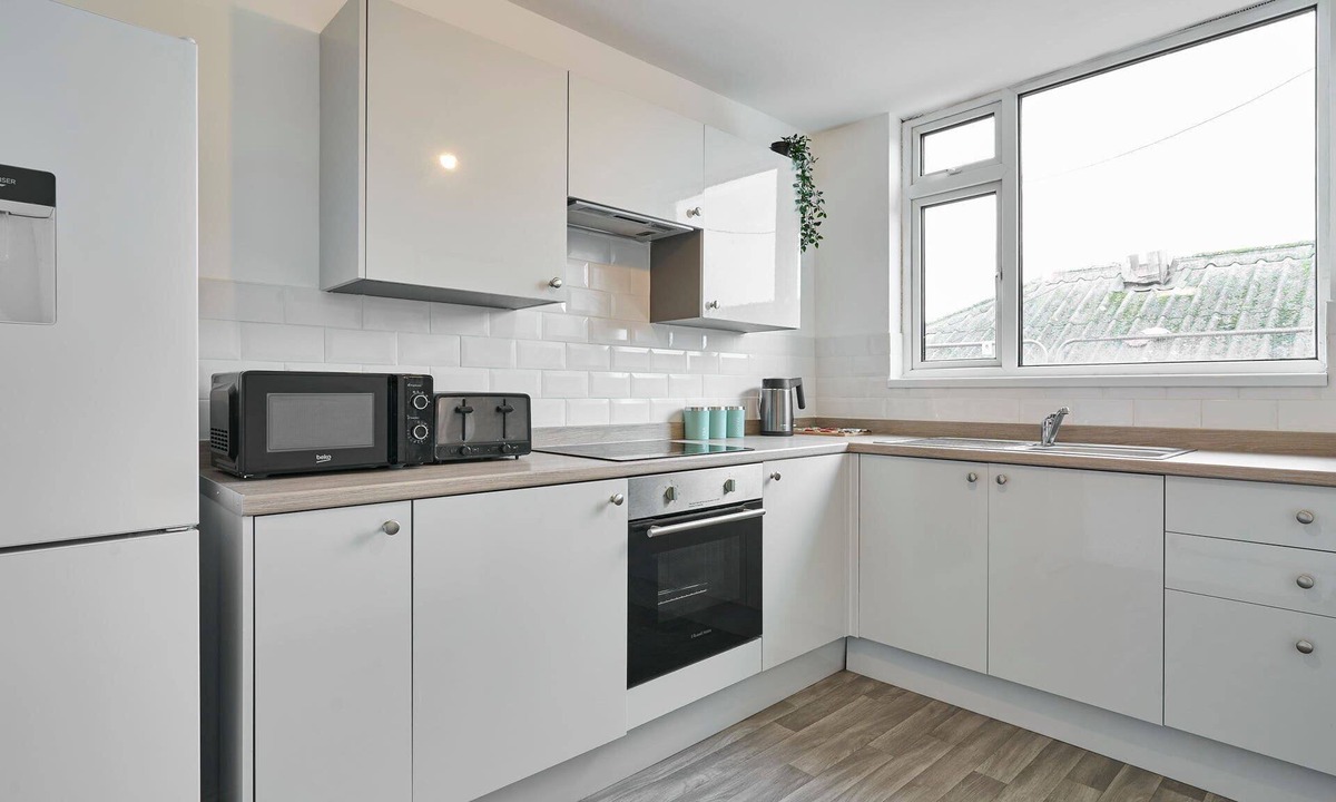 Cribbs Causeway House | Host & Stay | Bristol BS7