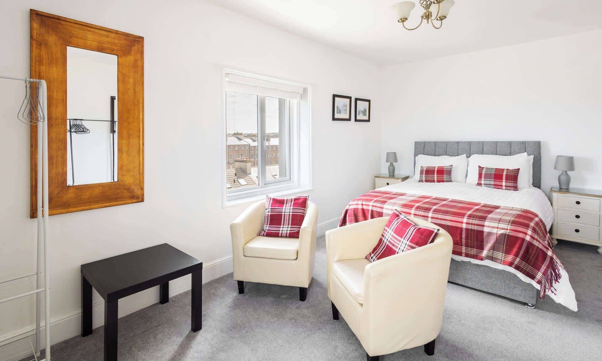 West Cliff Apartment | Host & Stay | Commondale at the Sandbeck