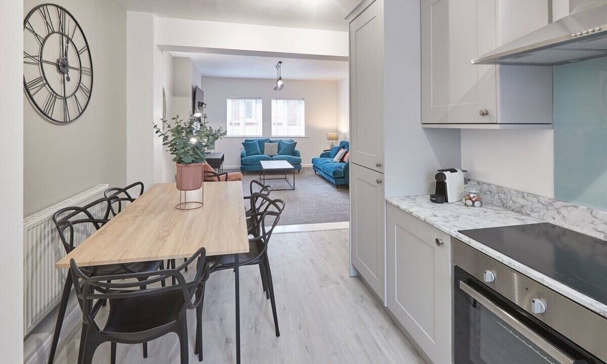 Whitby Apartment | Host & Stay | Endeavour I