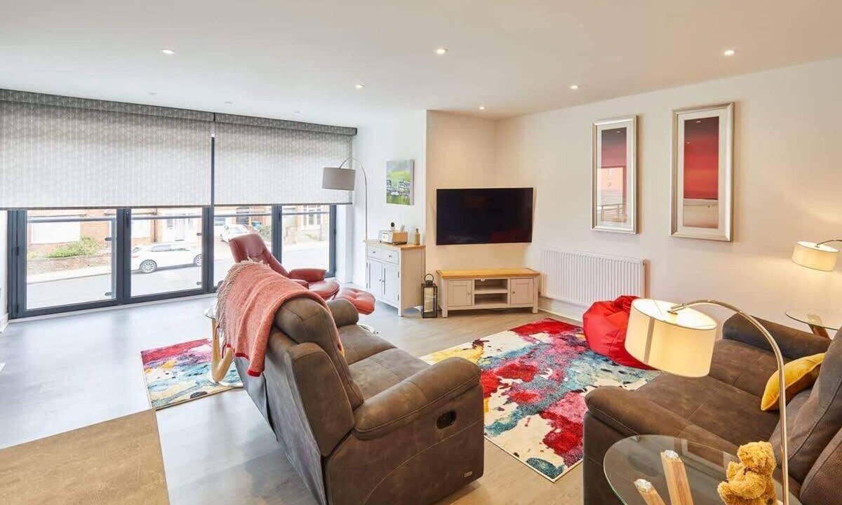 West Cliff Apartment | Host & Stay | Even Keel