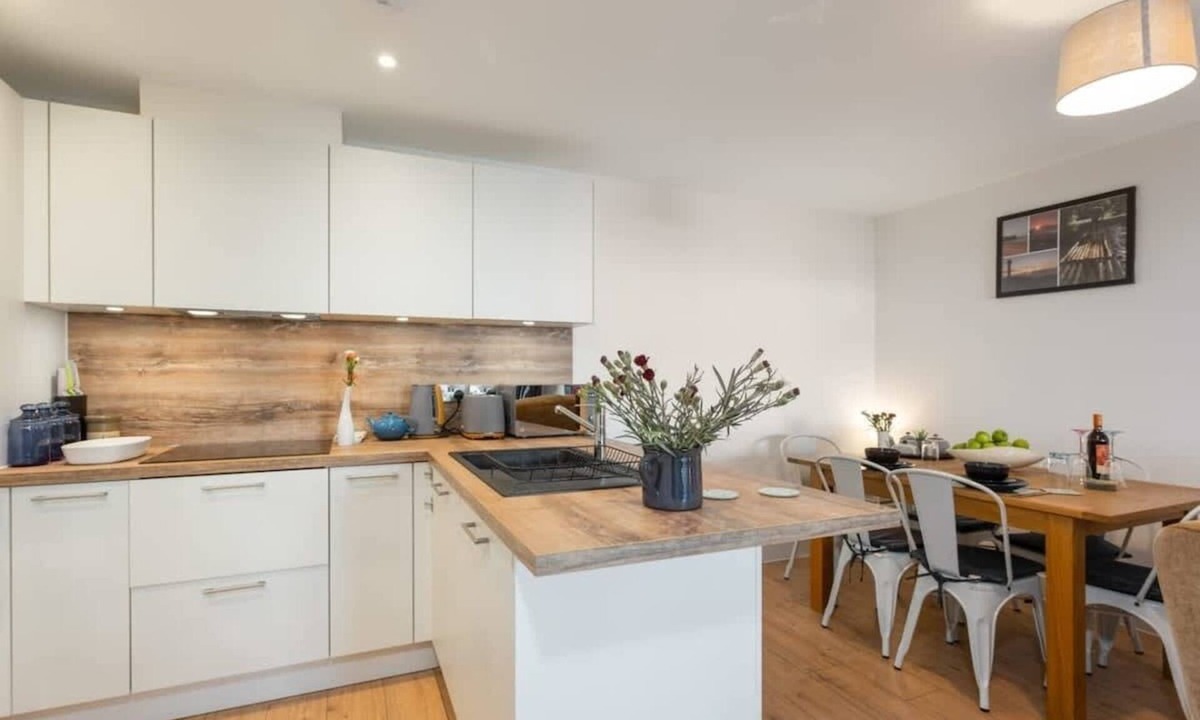 Margate Apartment | Host & Stay | Farrier William