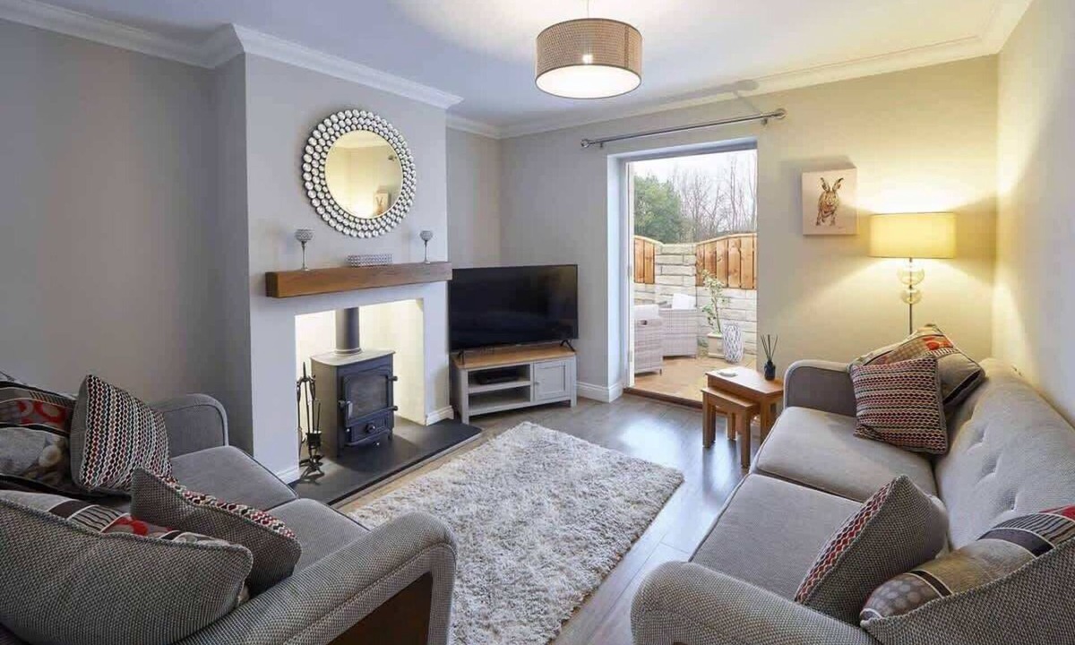 Guisborough House | Host & Stay | Lowcross Cottage