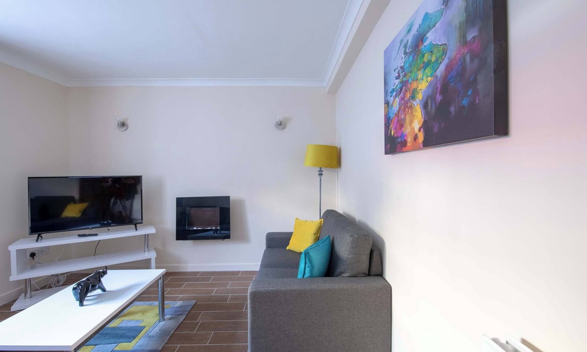 Skewen House | Host & Stay | Hanover Apartment