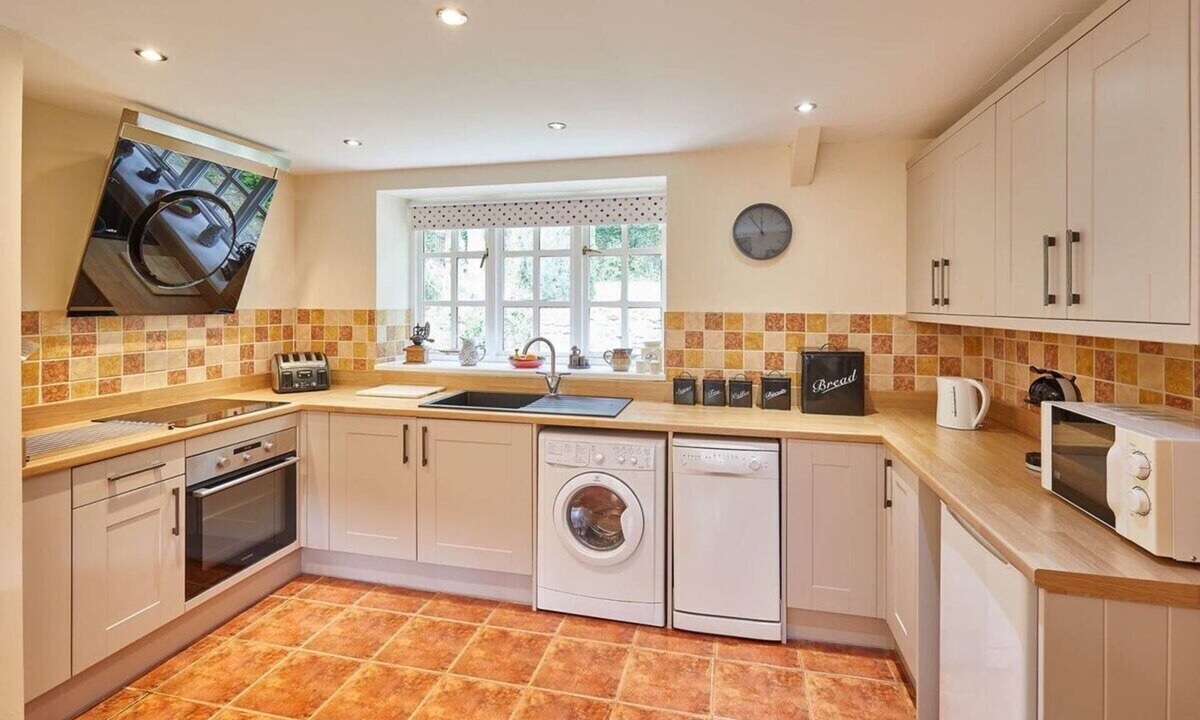 Pickering House | Host & Stay | Heron Cottage