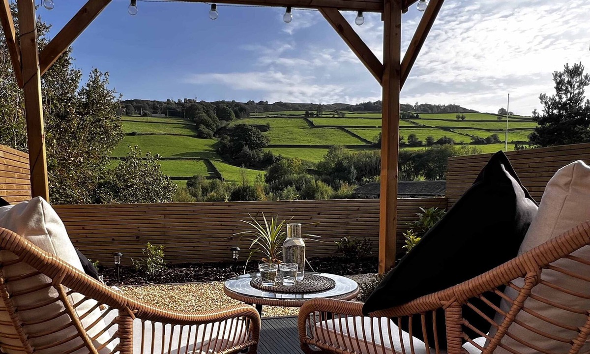 Holmbridge House | Host & Stay | Holmfirth Hideaway