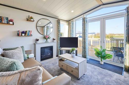 Pickering Ski Chalet | Host & Stay - Kinara Lodge