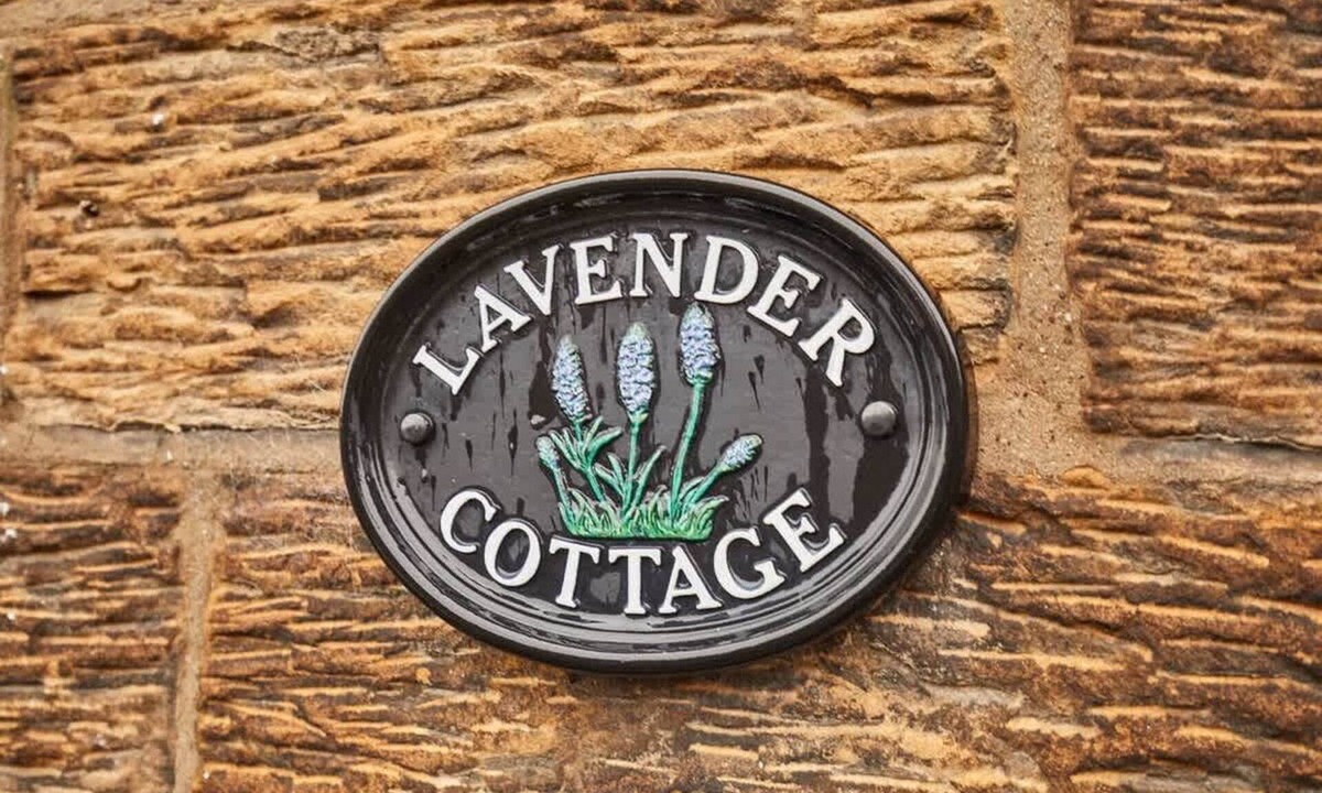 Grosmont House | Host & Stay | Lavender Cottage