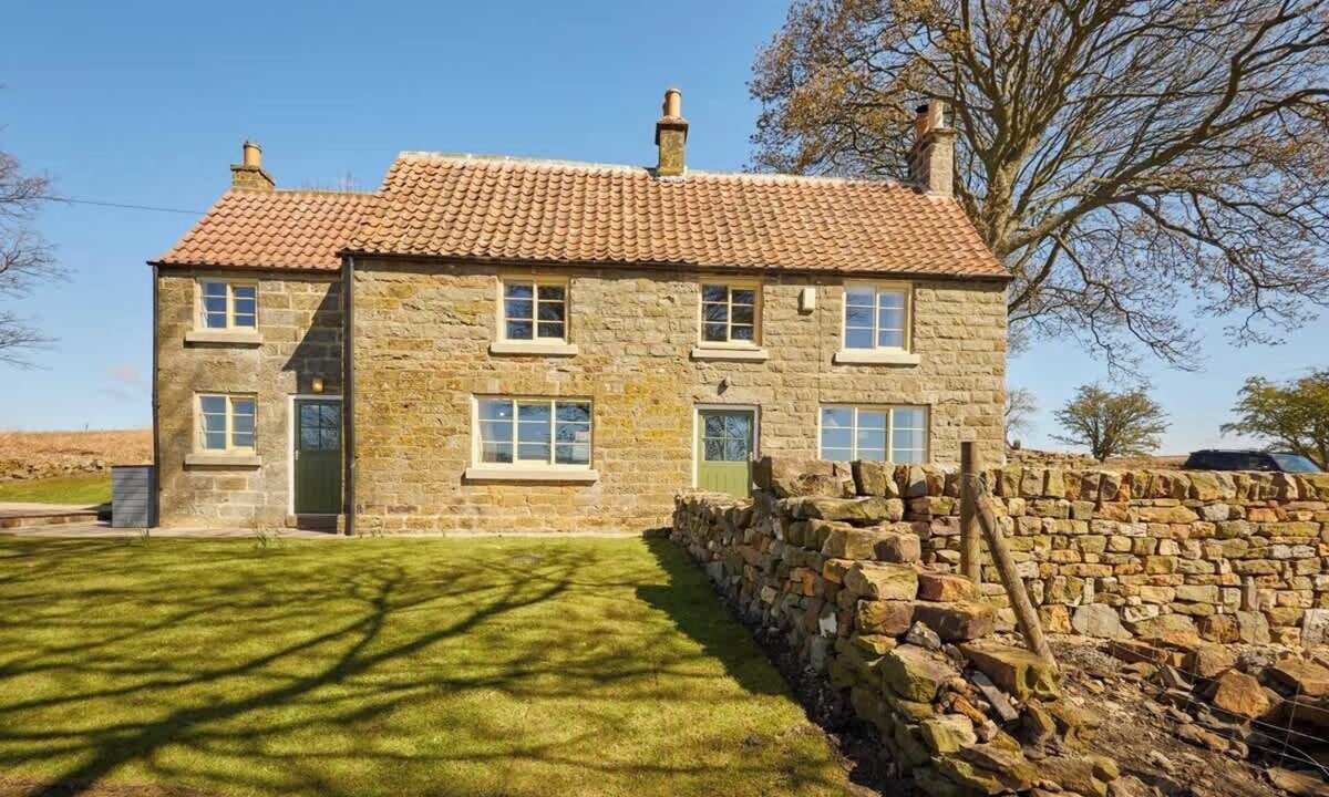 Danby House | Host & Stay | Lop Hall