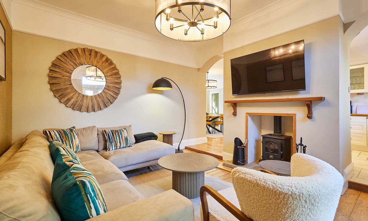 Witton Gilbert House | Host & Stay | Louvaine House