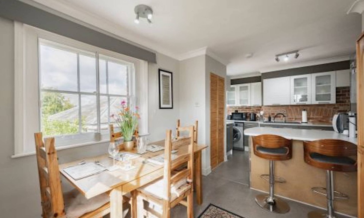 Fakenham Apartment | Host & Stay | Manor View