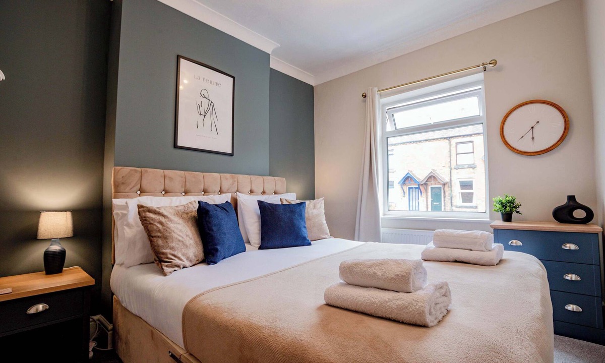 Ashbourne House | Host & Stay | Mayfield House