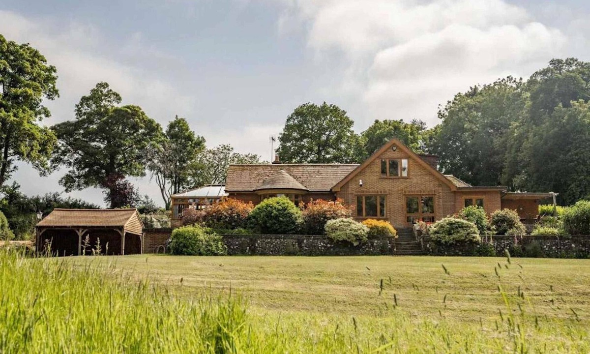 Horstead House | Host & Stay | Millwood