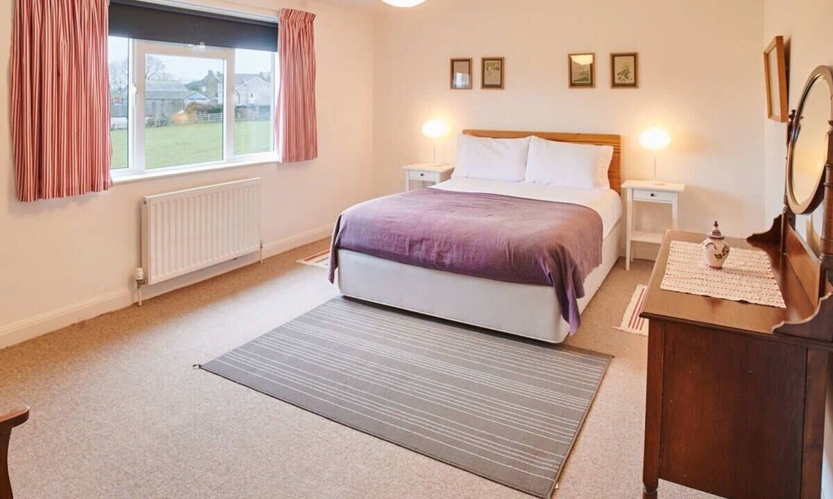 Llanfihangel Tal-y-llyn House | Host & Stay | Penrheol Farmhouse