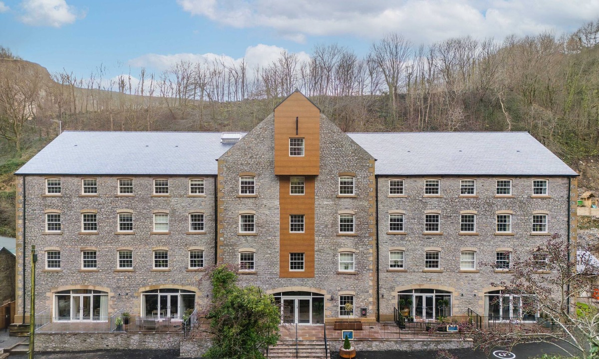 Stoney Middleton Apartment | Host & Stay | Rock Mill 8