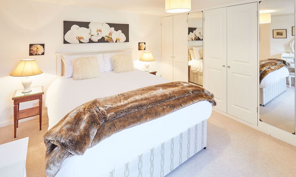 Stokesley House | Host Stay Rose Cottage