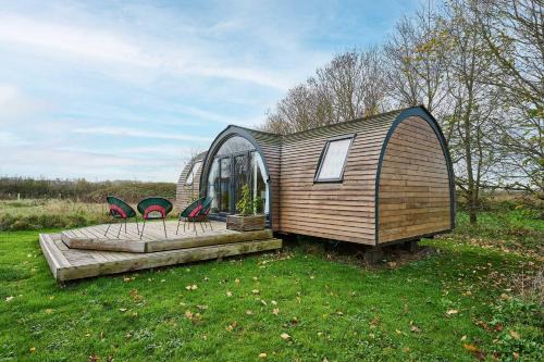 Beccles Ski Chalet | Host & Stay - Secret Garden