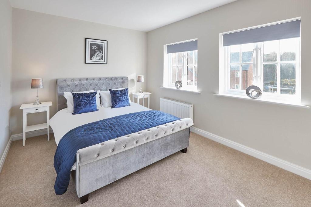 Whitby House | Host & Stay - Seven Bells