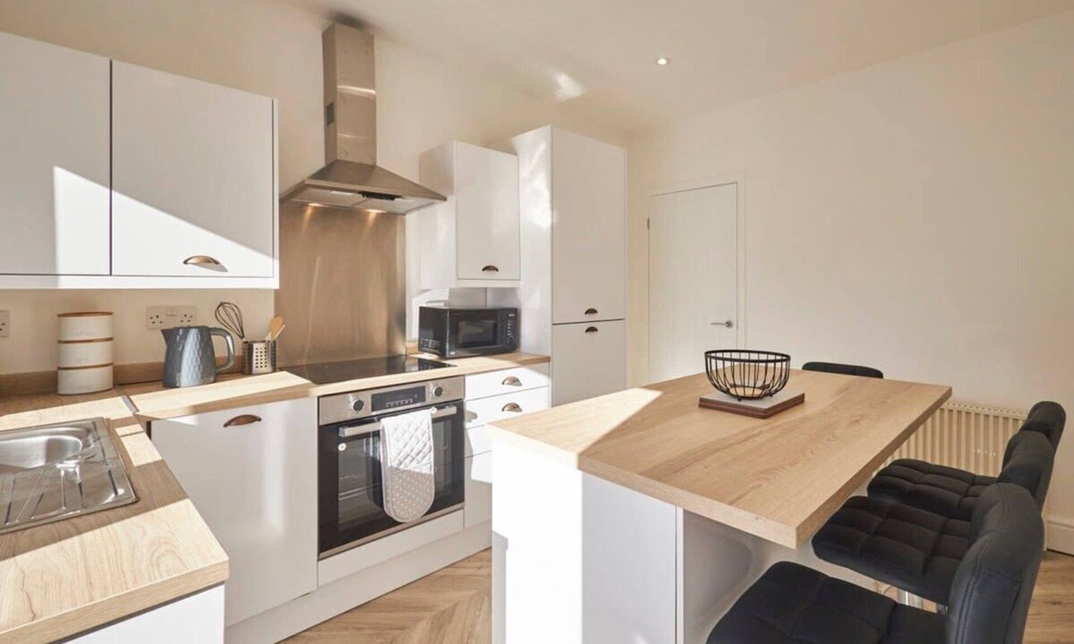 West Rainton House | Host & Stay | Spring Cottage