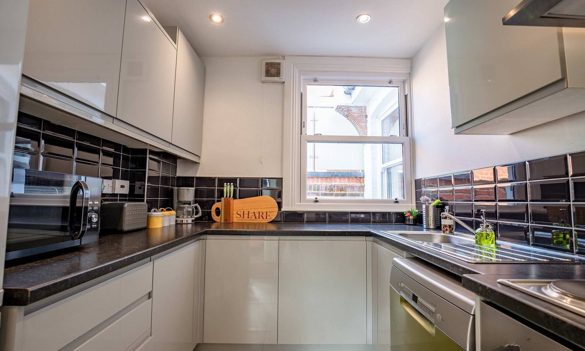 Tadworth Apartment | Host & Stay | Station Approach