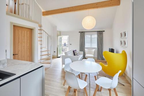Preston-under-Scar House | Host & Stay - Sunshine Cottage