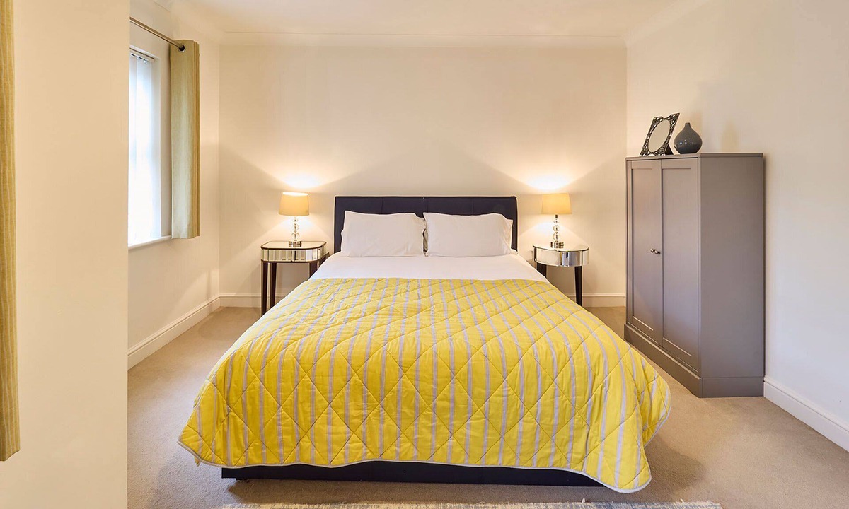 Cliftonville House | Host & Stay | Sweyn House