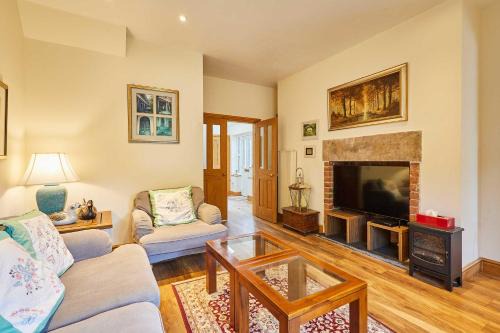 Rowlands Gill House | Host & Stay - The Station Cottage