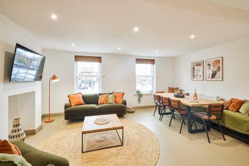 Stokesley House | Host & Stay - The Warren