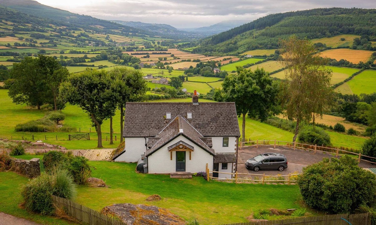 Bwlch Apartment | Host & Stay | Trem Y Cwm